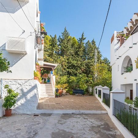 Hostal El Escudo De Mijas Hotel Exterior photo