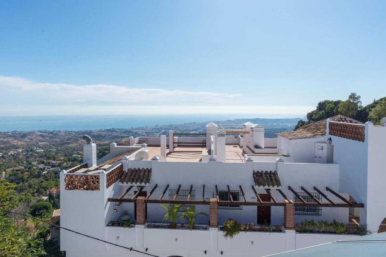 Hostal El Escudo De Mijas Hotel Exterior photo